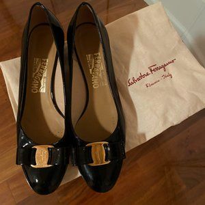 Pre-Loved Ferragamo Black Sandals